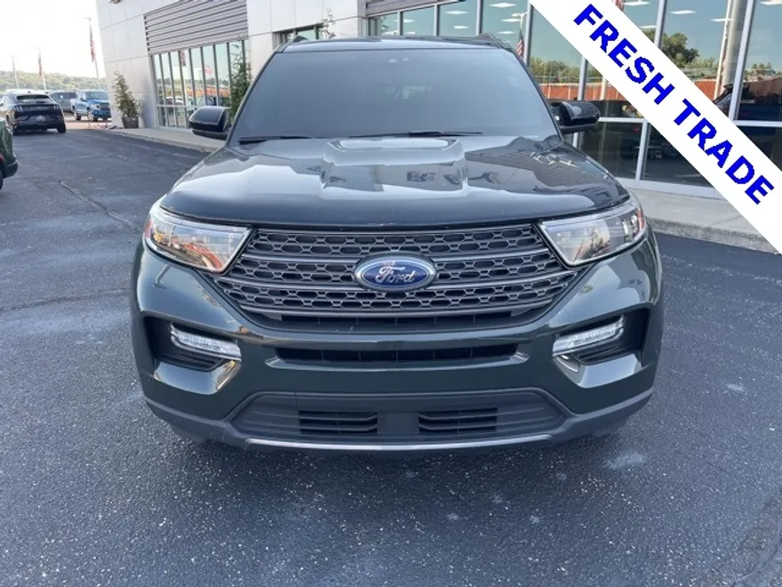 2023 Ford Explorer XLT photo 1