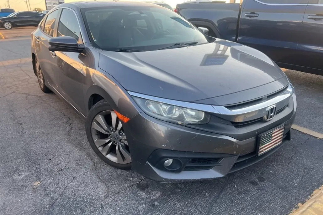 2018 Honda Civic EX-T photo 1