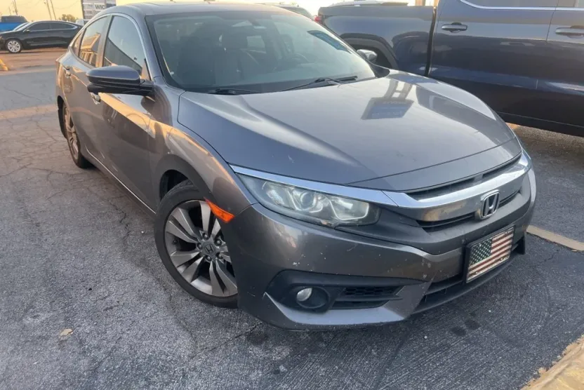 2018 Honda Civic EX-T photo 1