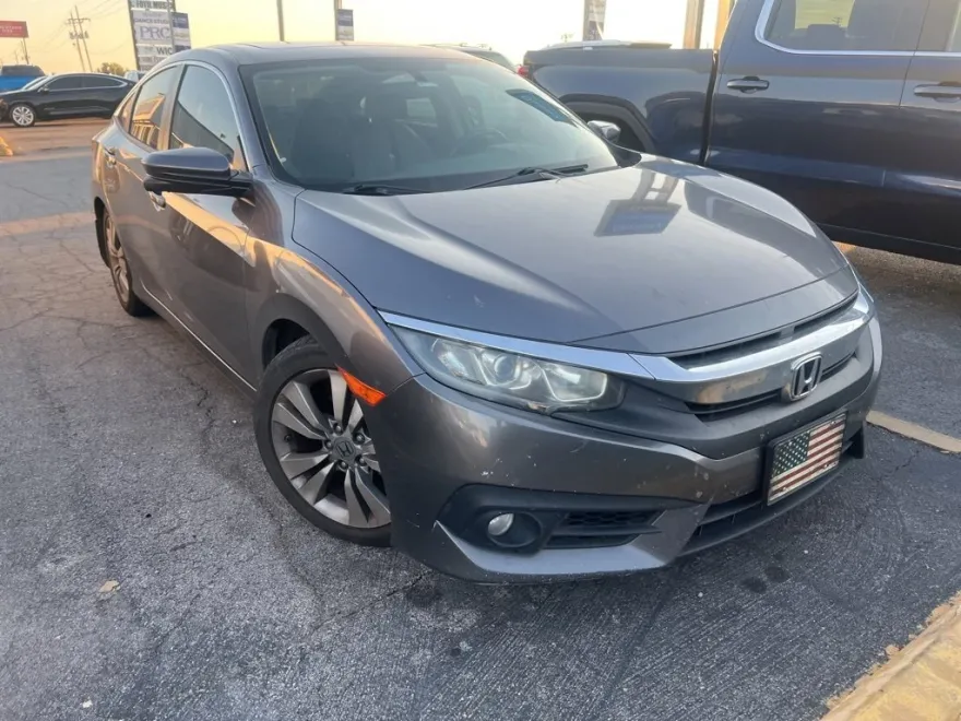2018 Honda Civic EX-T photo 1