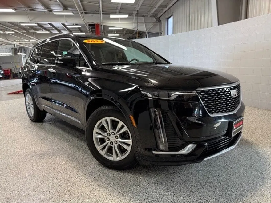 2023 Cadillac XT6 Luxury photo 1