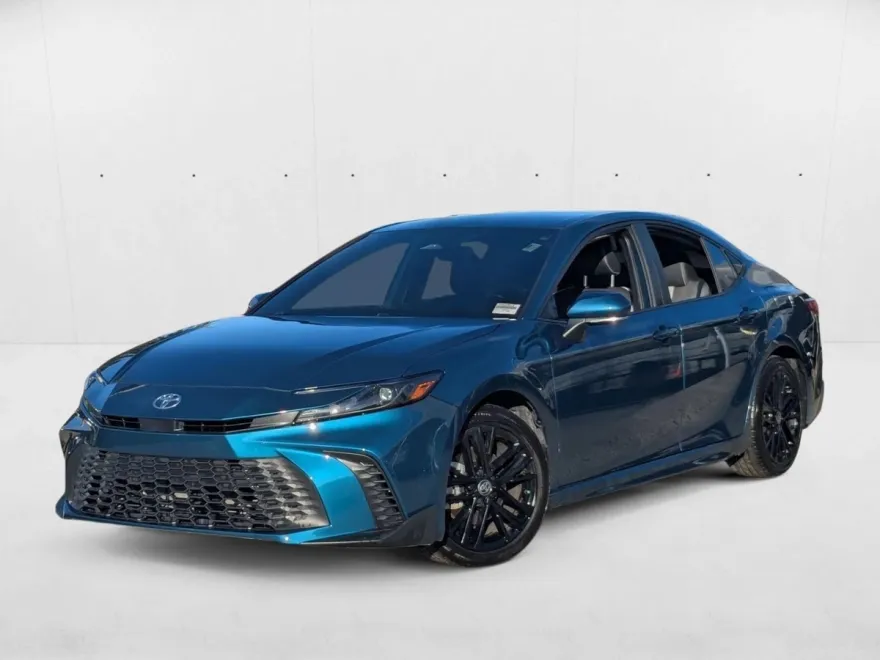 2025 Toyota Camry SE photo 1