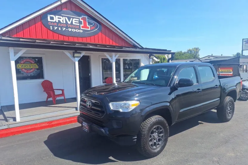 2016 Toyota Tacoma SR5 photo 1