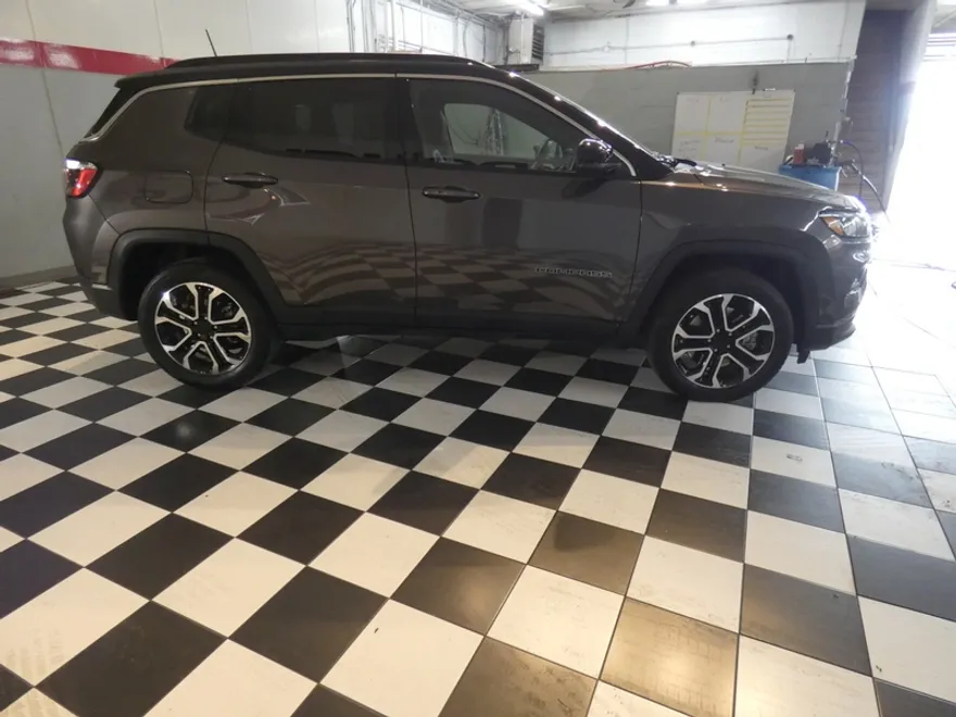 2024 Jeep Compass Limited photo 1