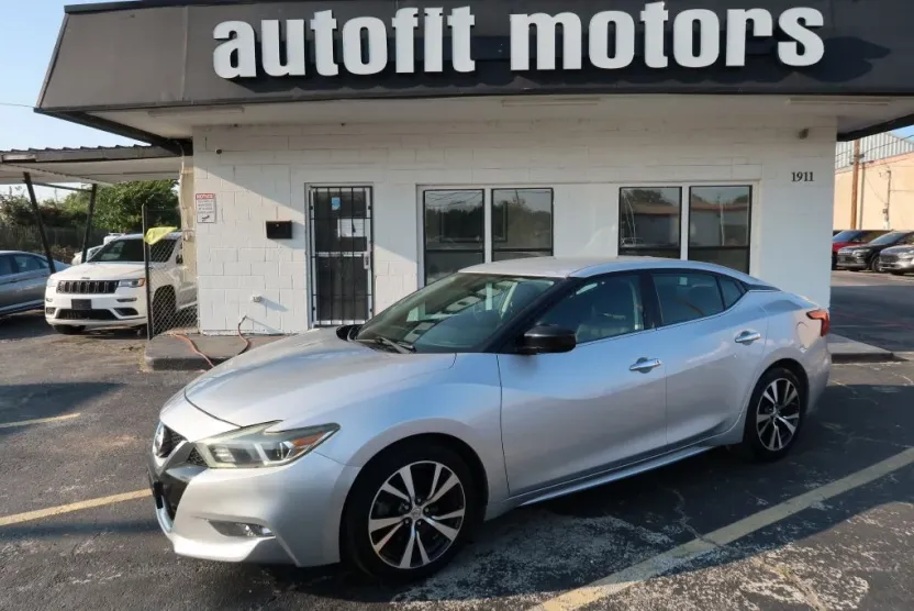 2016 Nissan Maxima S photo 1