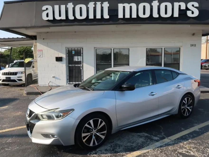 2016 Nissan Maxima S photo 1