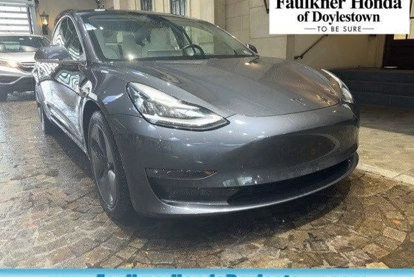 2018 Tesla Model 3 Long Range photo 1