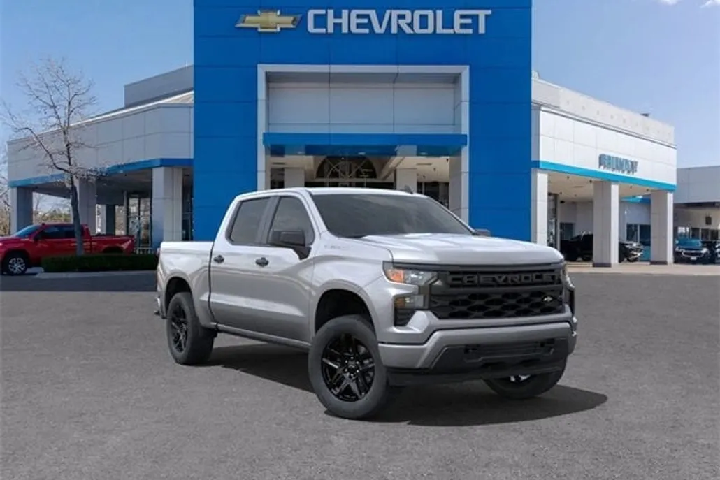 2025 Chevrolet Silverado 1500 Custom photo 1