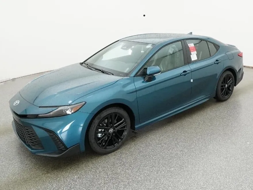 2026 Toyota Camry SE photo 1