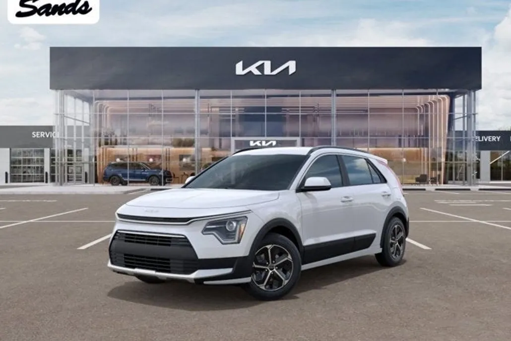 2025 Kia Niro LX photo 1