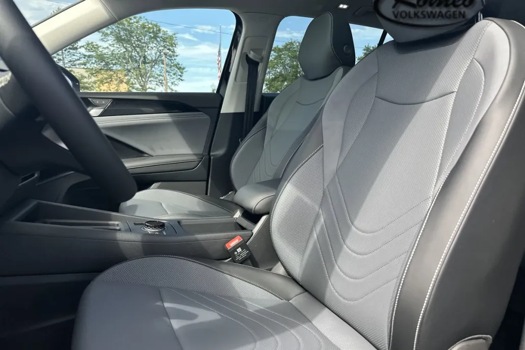 2025 Volkswagen Tiguan SE photo 1