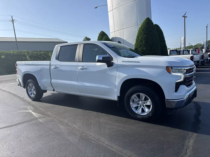 2023 Chevrolet Silverado 1500 photo 1