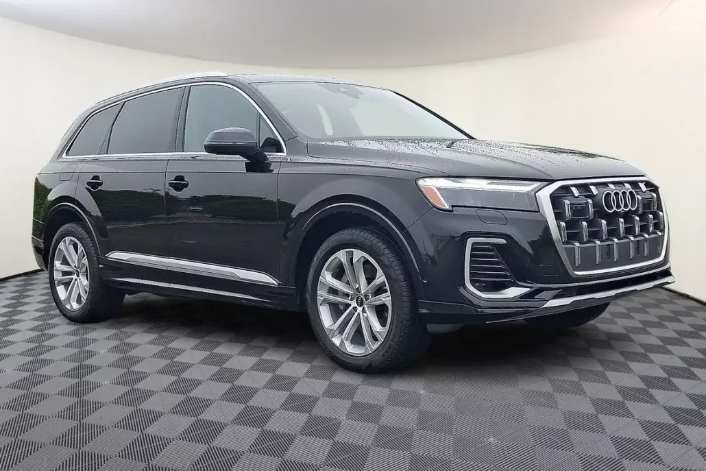 2025 Audi Q7 55 Premium Plus photo 1