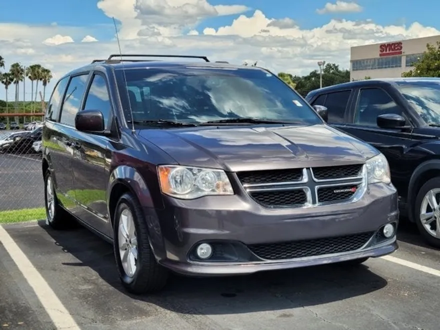 2018 Dodge Grand Caravan SXT photo 1