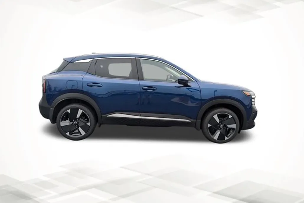 2025 Nissan Kicks SR photo 1