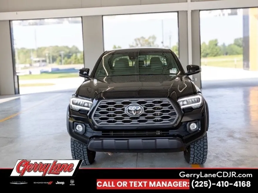 2022 Toyota Tacoma SR V6 photo 1