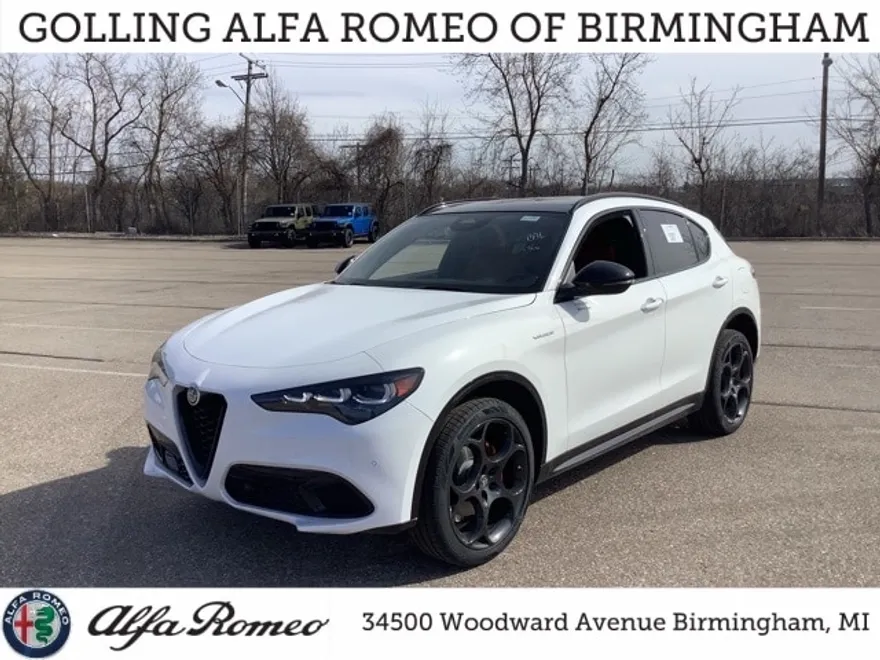 2025 Alfa Romeo Stelvio Sprint Base photo 1