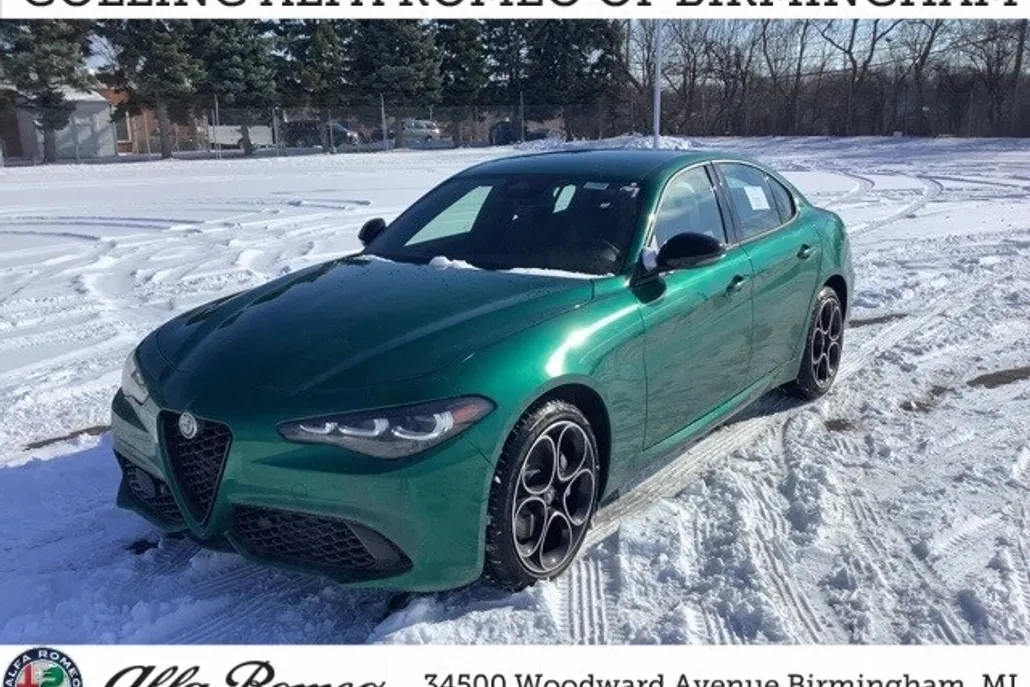 2025 Alfa Romeo Giulia photo 1
