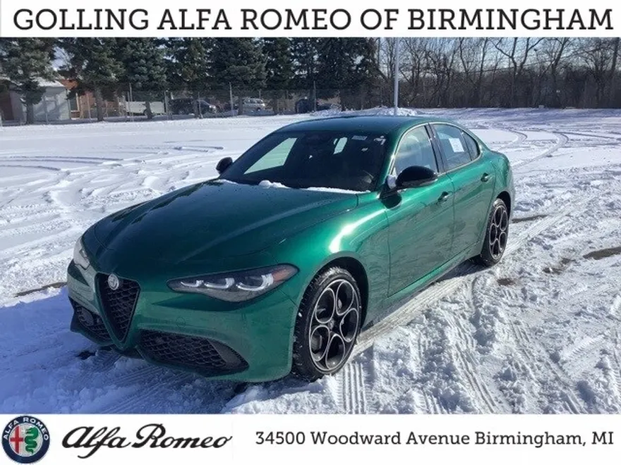 2025 Alfa Romeo Giulia photo 1