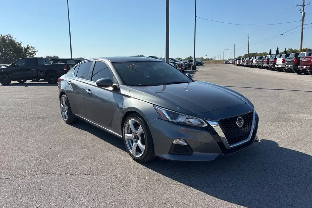 2020 Nissan Altima 2.5 S photo 1