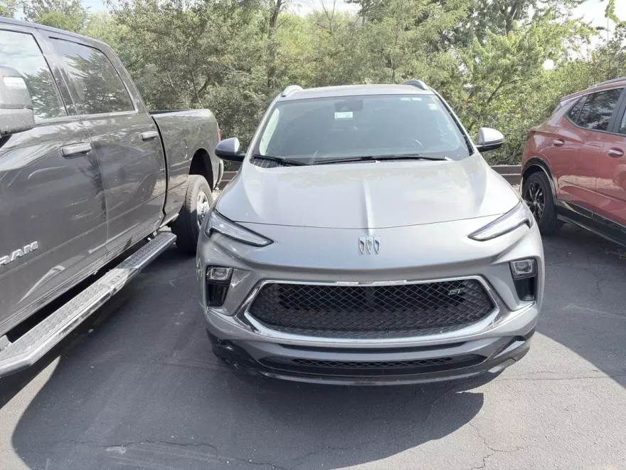 2024 Buick Encore GX Sport Touring photo 1