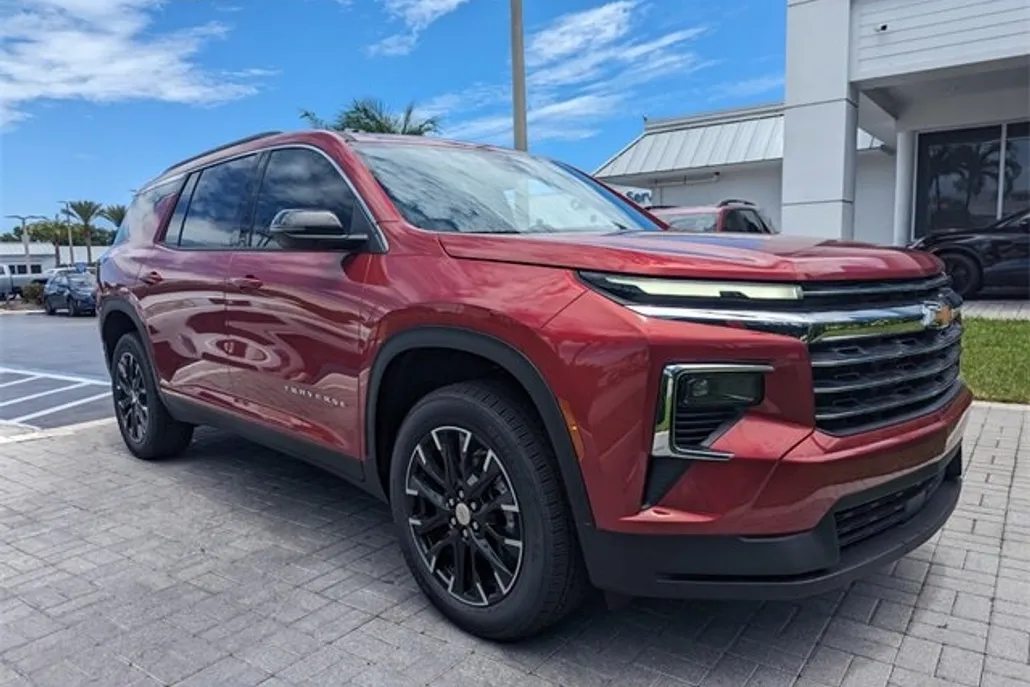 2025 Chevrolet Traverse photo 1