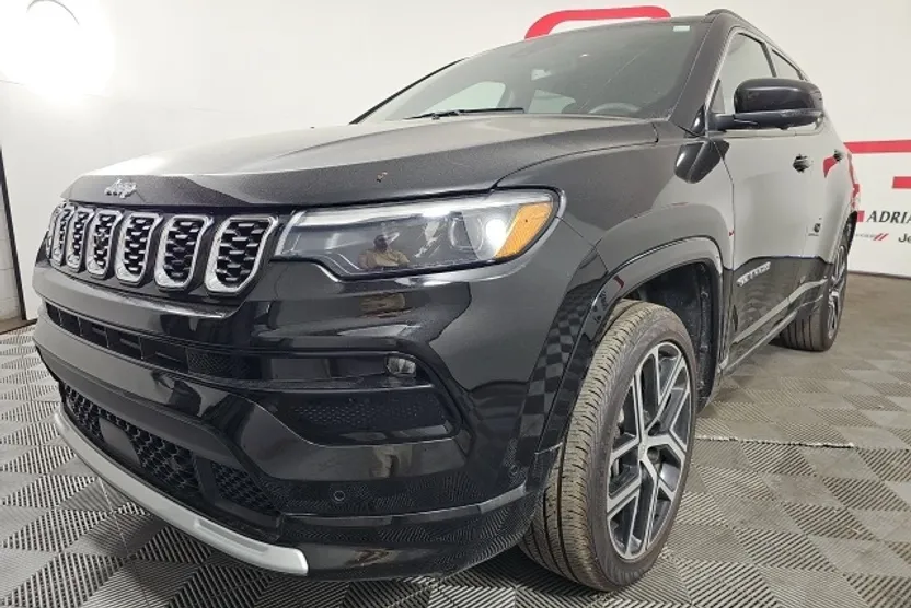 2024 Jeep Compass Limited photo 1