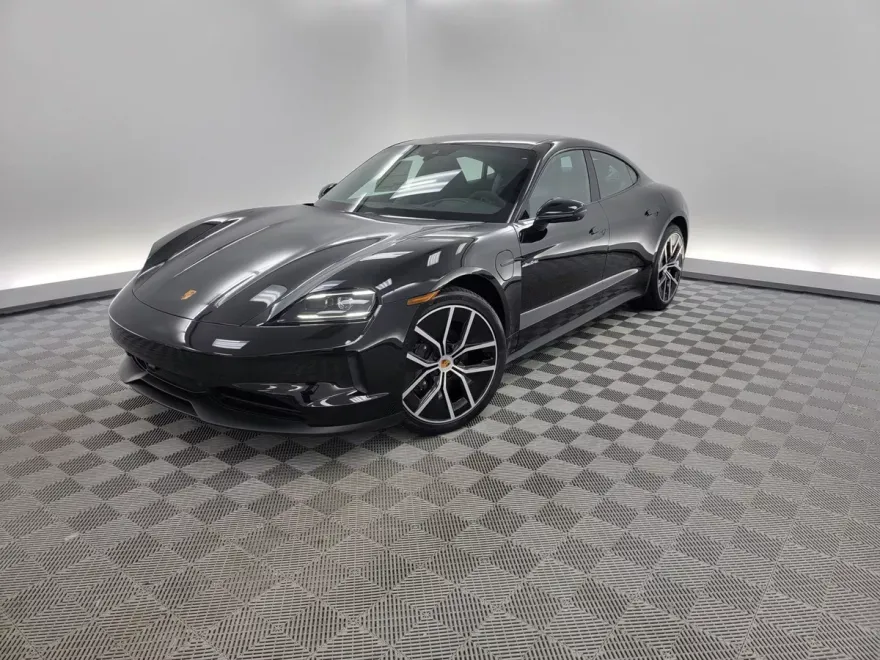 2025 Porsche Taycan 4 photo 1