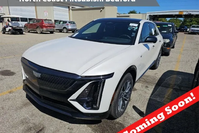 2025 Cadillac Lyriq Sport photo 1