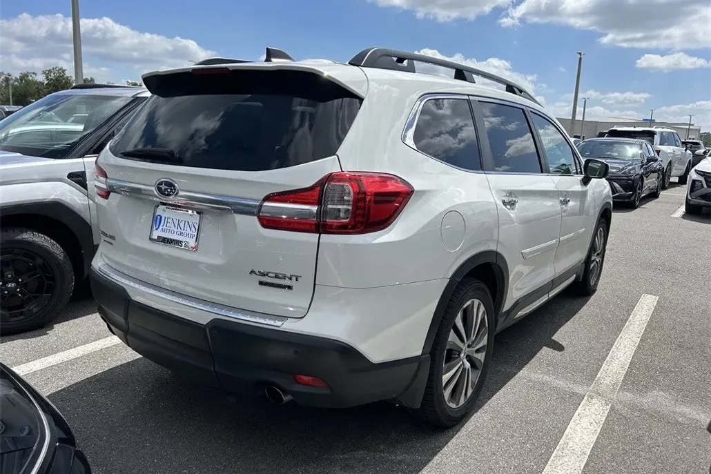 2020 Subaru Ascent Touring photo 1