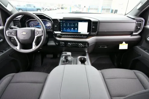 2025 Chevrolet Silverado 1500 LT photo 3