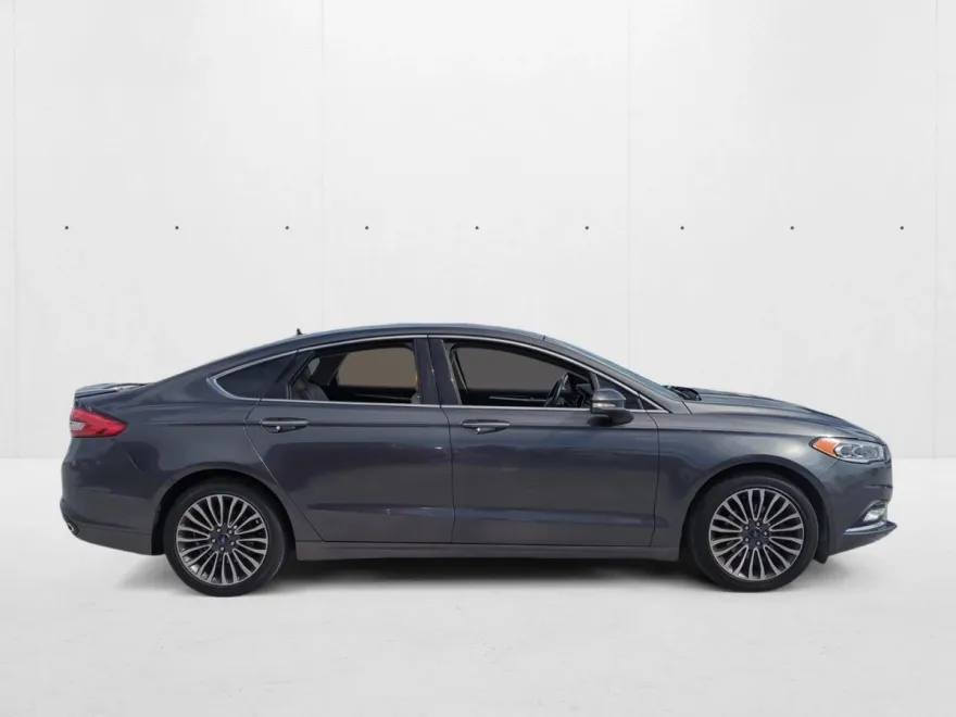2017 Ford Fusion Titanium photo 1