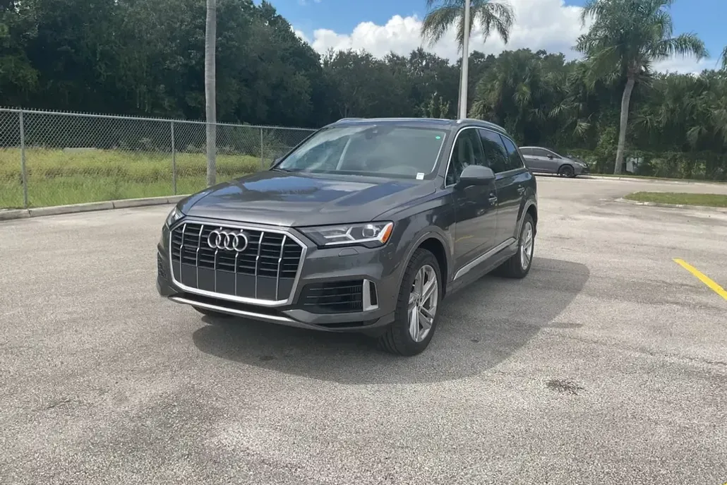 2022 Audi Q7 Premium photo 1