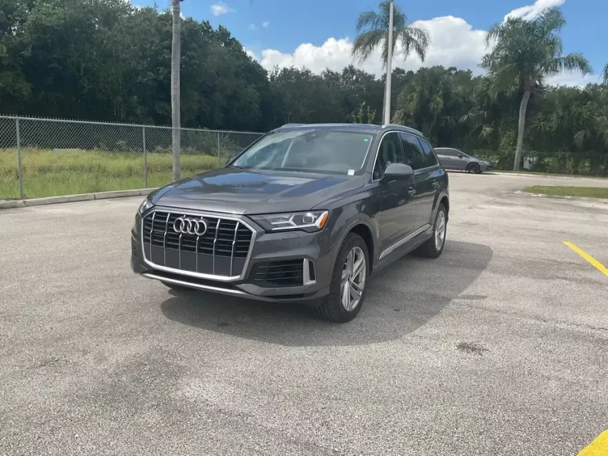 2022 Audi Q7 Premium photo 1