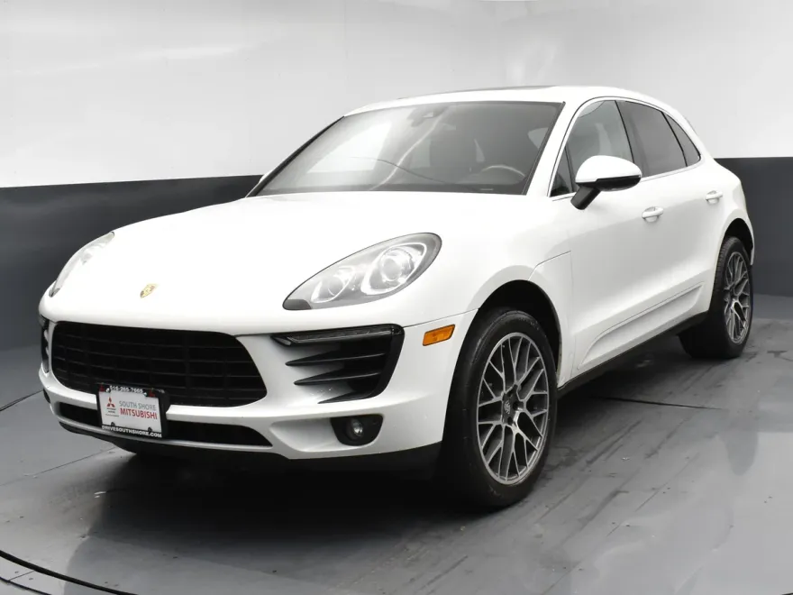 2015 Porsche Macan S photo 1