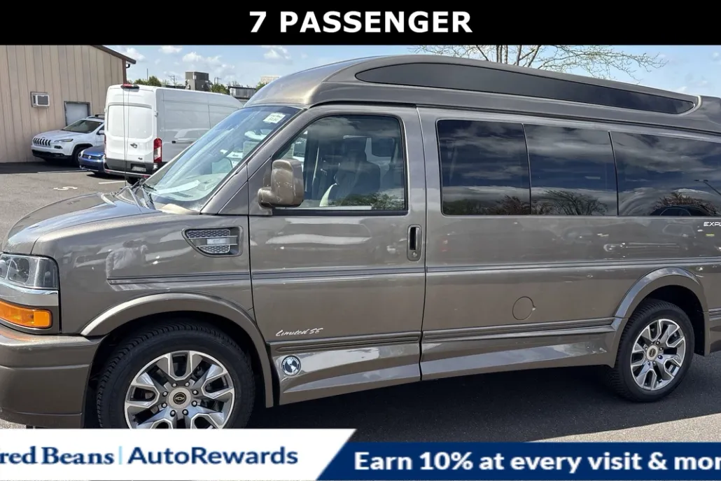 2025 Chevrolet Express Cargo 2500 Van photo 1