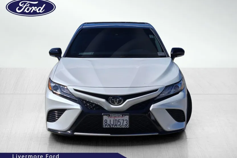 2019 Toyota Camry XSE photo 1