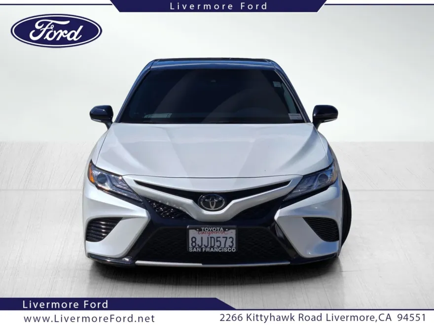 2019 Toyota Camry XSE photo 1