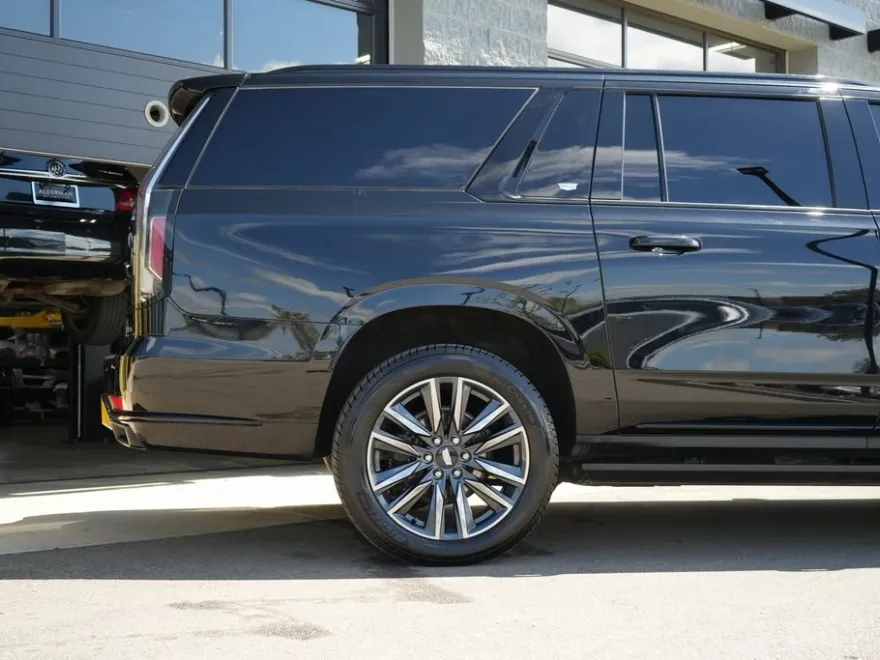 2021 Cadillac Escalade ESV Sport photo 1