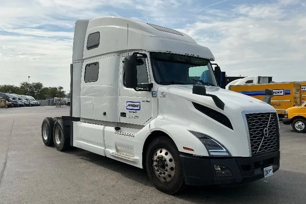2022 Volvo Truck VNL photo 1
