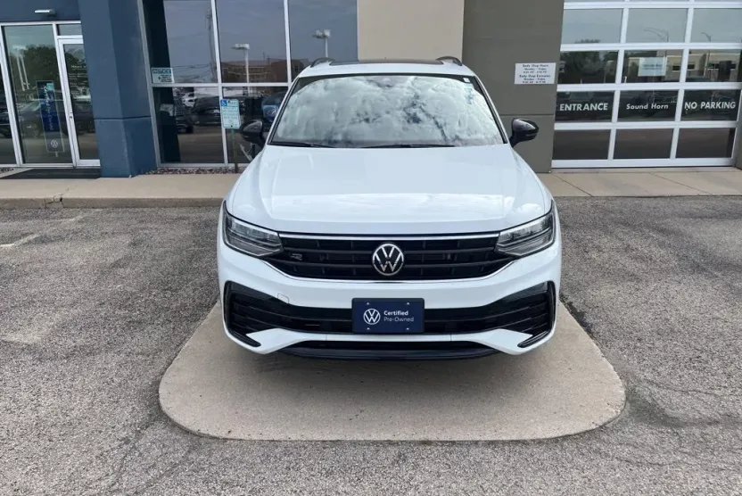 2022 Volkswagen Tiguan SE R-Line Black photo 1