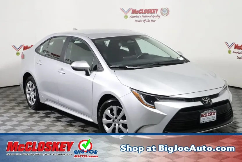 2025 Toyota Corolla LE photo 1