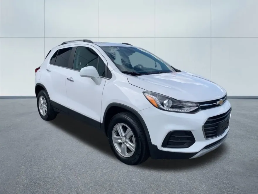 2020 Chevrolet Trax LT photo 1