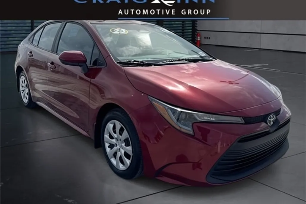 2023 Toyota Corolla LE photo 1