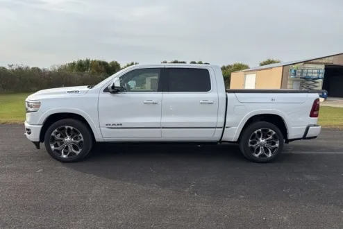 2023 Ram 1500 Limited photo 3