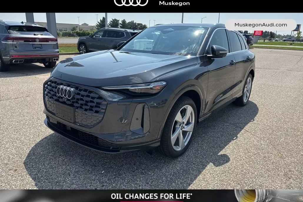 2025 Audi Q5 2.0T Prestige photo 1