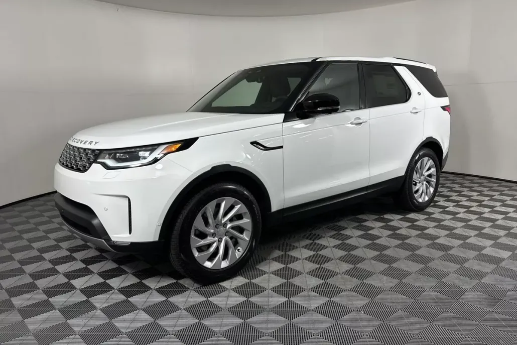 2025 Land Rover Discovery S photo 1
