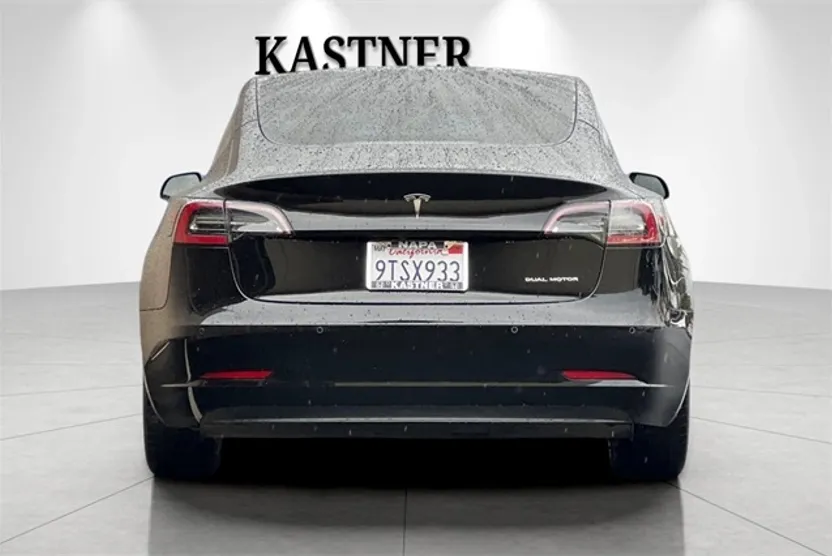 2021 Tesla Model 3 Long Range photo 1