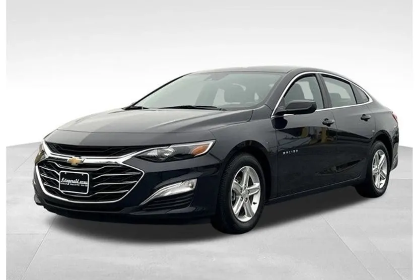 2023 Chevrolet Malibu LS photo 1