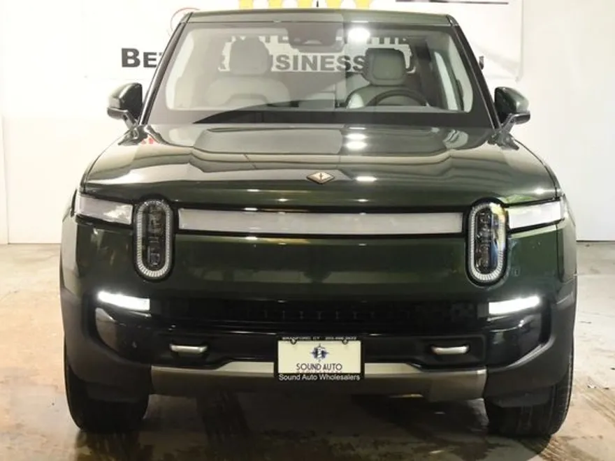 2024 Rivian R1T Adventure photo 1